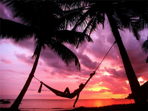 辣椒炒肉皮丁怎么炒好吃（辣椒皮子炒肉）